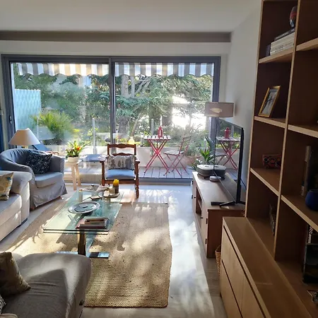 Apartment Loue 128 M2 Dans Standing Avec Piscine, Tennis Et Acces Prive